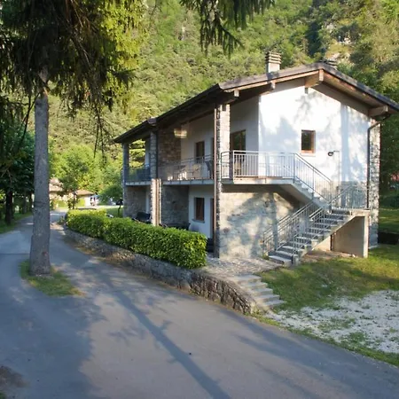 Glamping Rio Vantone 假日公园 *